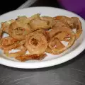Crispy Onion Rings with Black Pepper
