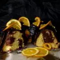 Портокалов кекс с шоколадов сос