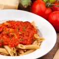 Доматен сос за спагети с риган и босилек