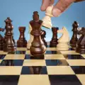 Ясновидка предсказва бъдещето чрез шах