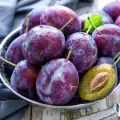 How to Clean Plums?