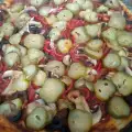 Постна пица с гъби и краставички