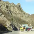 Главният път между Банско и Гоце Делчев пропадна