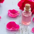 Розово масло - ползи и приложение