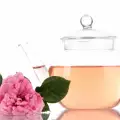 За какво помага чаят от роза дамасцена?