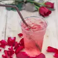 Розовата вода за красота и в кулинарията