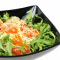 Идеи за вкусни салати с кашкавал