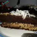 Шоколадова торта с кокосов крем