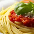 How to Make Spaghetti Sauce with Fresh Tomatoes?