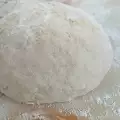 Тесто за кифлички с кисело мляко и яйца
