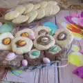 Великденски сладки с малки шоколадови яйца