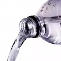 Бутилираната вода причинява рак