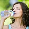 Полезна ли е водата от пластмасовите бутилки?