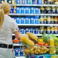 Решено! Франция забрани изхвърлянето на непродадена храна