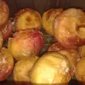 Печени захаросани ябълки с канела и ванилия