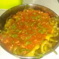 Зелени пиперки с доматен сос