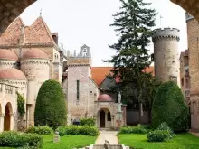Замък Боривар