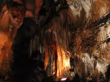 Ще правят нови атракции при пещерата Леденика
