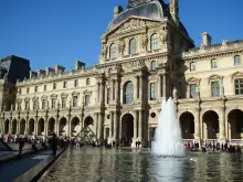 Най-посещаваният музей е Лувърът