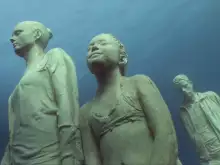 Подводен музей край Канарските острови откри първата си изложба