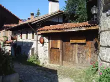 Growing Number of Foreign Tourists Prefer to Stay at Old Houses in Bansko
