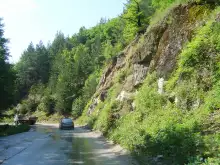 Ремонтират пътя към Кръстова гора