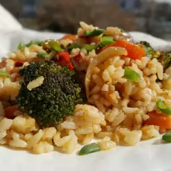 Бланширан ориз със зеленчуци