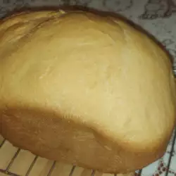 Златен царевичен хляб с яйце в хлебопекарна