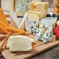 Полезни съвети за сервиране и съхранение на сирене