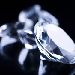 Само подарени диаманти носят щастие