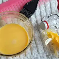 Маска за коса с яйце и ракия