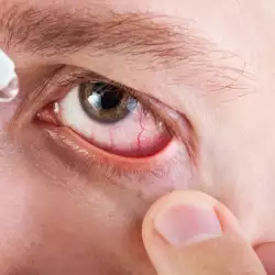 От какво се получава кръвоизлив в очите?