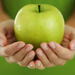 Чудните ползи на зелената ябълка