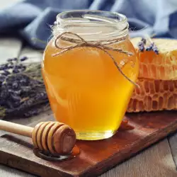 Няма да ядем истински мед тази година