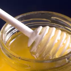 Помага ли медът при запек?