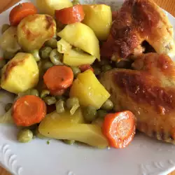 Крилца на фурна с пъстри зеленчуци