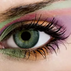 Как да подчертаем зелени очи?
