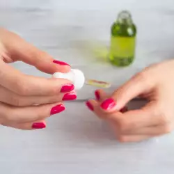 Как да си приготвим сами домашно масло за кожички около ноктите