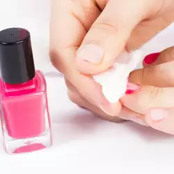 Съвети за по-лесно премахване на лак за нокти