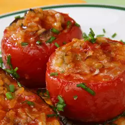 Пълнени домати с мляно говеждо