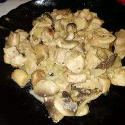 Chicken with Onions and Mushrooms
