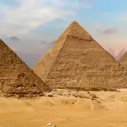 Дело ли са пирамидите на извънземни?