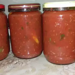 Разядка с домати и люти чушлета за зимата