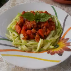 Спагети от тиквички със сос Болонезе