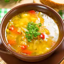 Лятна супа с градински зеленчуци
