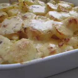 Tasty Casserole with Potatoes and Mince