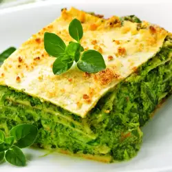 Вкусни зелени ястия в чинията