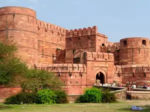 Средновековни замъци и крепости - Снимка Агра Форт в Индия