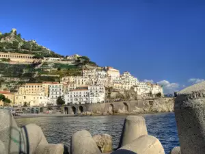 Романтични градове - Снимка Италианският курорт Амалфи