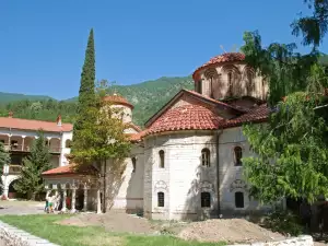 Най-красивите манастири по света - Снимка Бачковският манастир в България